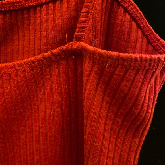 Topshop women's red Bodysuit
Size US 8 - Picture 4 of 16